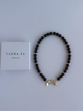 562 Garnet Stone Necklace with Gold Toggle Clasp